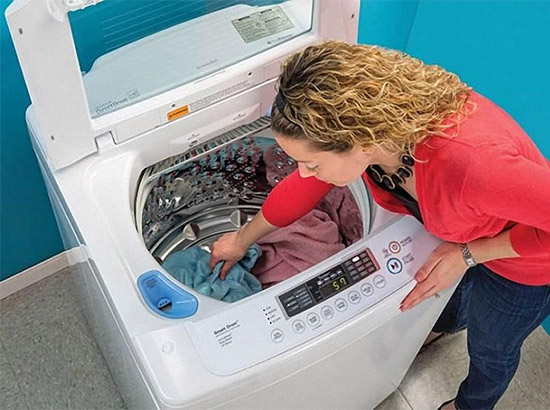 cách vệ sinh máy giặt cửa trên chỉ với 6 cách
